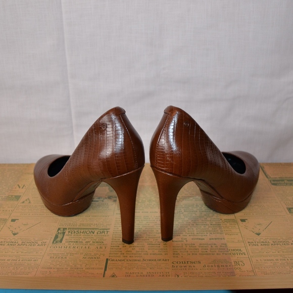 Rockport ADIPRENE by Adidas Brown Round Toe Heel - Picture 5 of 8